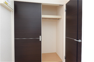 【キッチン】 | エルヴィレッジ Ｆ | キッチン横・クローゼット