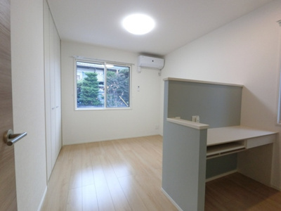 【洋室】 | アヴニールプラス | 洋室・ワークスペース