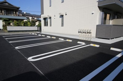 【駐車場】 | アヴニールプラス | 駐車場