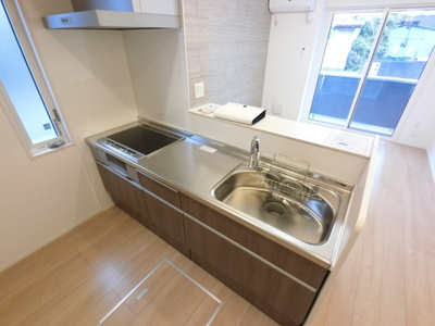 【キッチン】 | アヴニールプラス | ＩＨ・タッチレス水栓付き対面キッチン