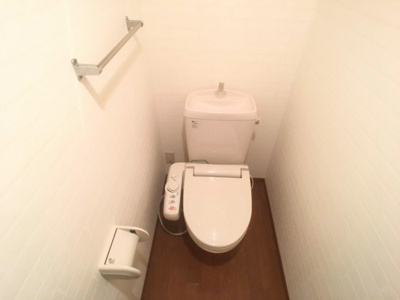 【トイレ】 | アンバサダーヒルズ Ｄ | 温水洗浄暖房便座のトイレ