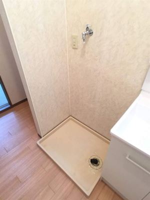 【設備】 | ネオ・アヴァンセ五代 壱番館 | 洗濯機置き場