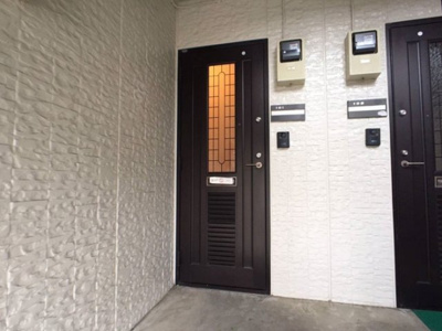 【玄関】 | ネオ・アヴァンセ五代 壱番館 | 玄関前