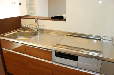 【キッチン】 | サザンヒルズ Ｂ | ＩＨ・浄水器（別途契約）付き対面キッチン