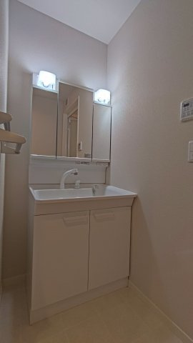 ヴィラソレーユ古曽部町の洗面所