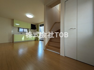 【居間・リビング】 | 調布市多摩川３－３１戸建 | 11帖