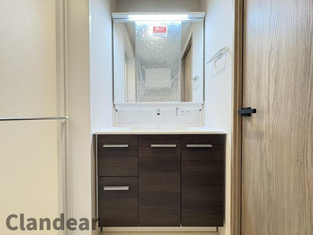 松戸東光マンションの独立洗面台|ドキドキの新生活も、安心してスタート。ぴったりの住まいを見つけませんか？クランディアが一緒に住まい選びをサポートします‼　まずは、お気軽にお問合せください　＃クランディア
