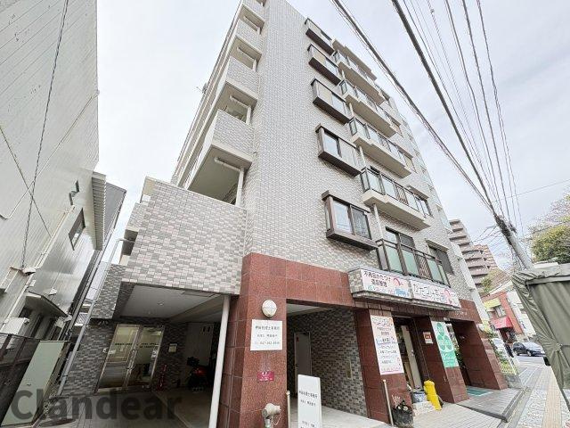 松戸東光マンションの外観|ドキドキの新生活も、安心してスタート。ぴったりの住まいを見つけませんか？クランディアが一緒に住まい選びをサポートします‼　まずは、お気軽にお問合せください　＃クランディア