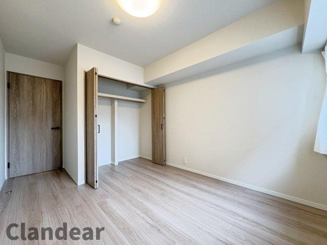 松戸東光マンションの洋室|ドキドキの新生活も、安心してスタート。ぴったりの住まいを見つけませんか？クランディアが一緒に住まい選びをサポートします‼　まずは、お気軽にお問合せください　＃クランディア