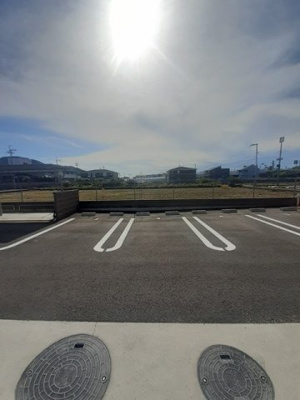 【駐車場】 | パラッツオ・ベーネⅠ | 駐車場に車を止められます