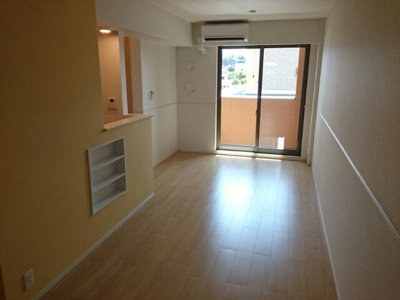 【居間・リビング】 | エルシャトー吉備Ⅶ | リビングです