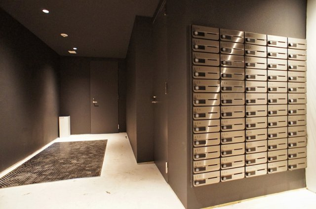 プライムメゾン早稲田通りのエントランス