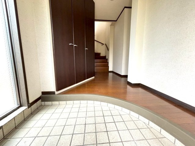 西岐波白土の玄関