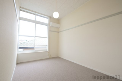 【寝室】 | レオパレスプレノタートⅡ | ご自身の家具家電が使えるお部屋♪