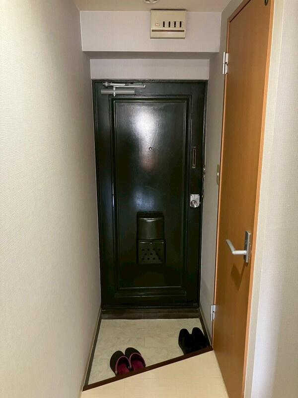 辰巳マンションの玄関
