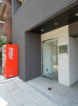 プレスプレスタイル両国のエントランス