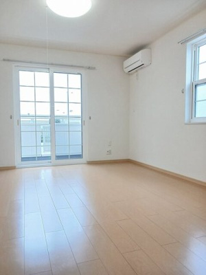 【内装】 | カルム・メゾン | 明るい色調の室内です