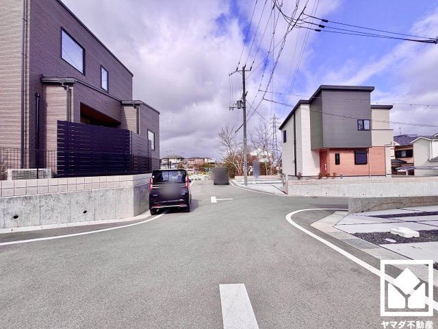 大津市穴太１丁目　V号地の前面道路含む現地写真