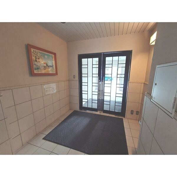 シャルムメゾン本庄のロビー