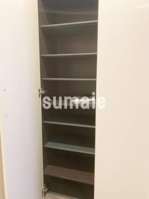 コリーヌヴェール日進の収納|シューズボックスです。