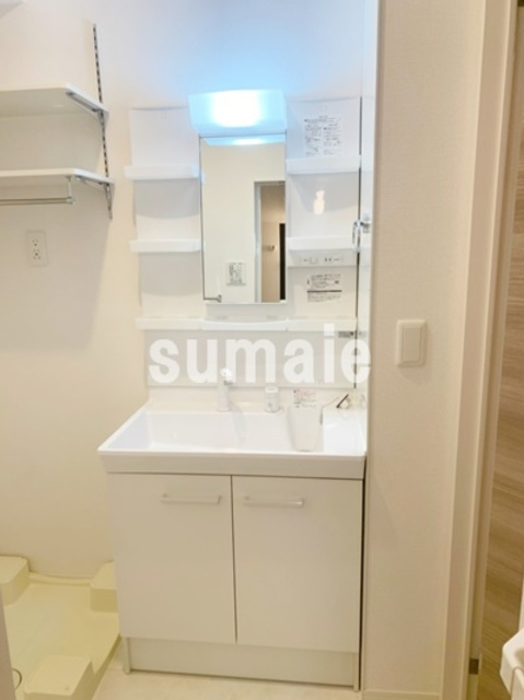 コリーヌヴェール日進の洗面所|独立洗面台です。