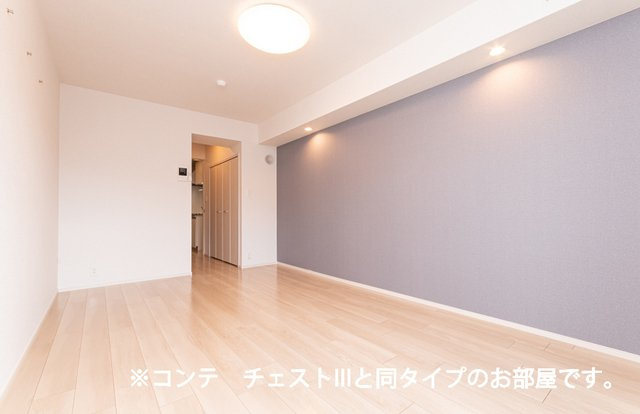 ヒカルサ豊橋小池の居間・リビング