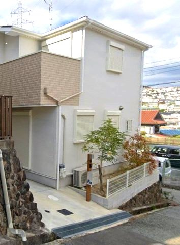宝塚市野上5丁目の外観|2016年建築　室内とても綺麗にお使いです