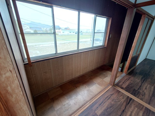 高岡市波岡貸家の内装