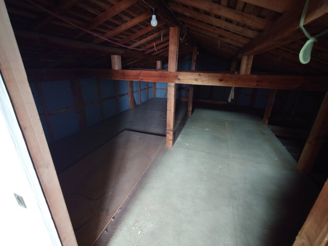 高岡市波岡貸家の収納