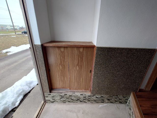 高岡市波岡貸家の玄関