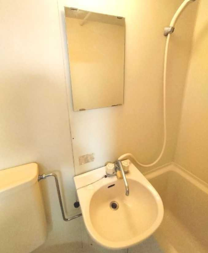 ティーケー野沢　敷金０　システムキッチン　角部屋の洗面所