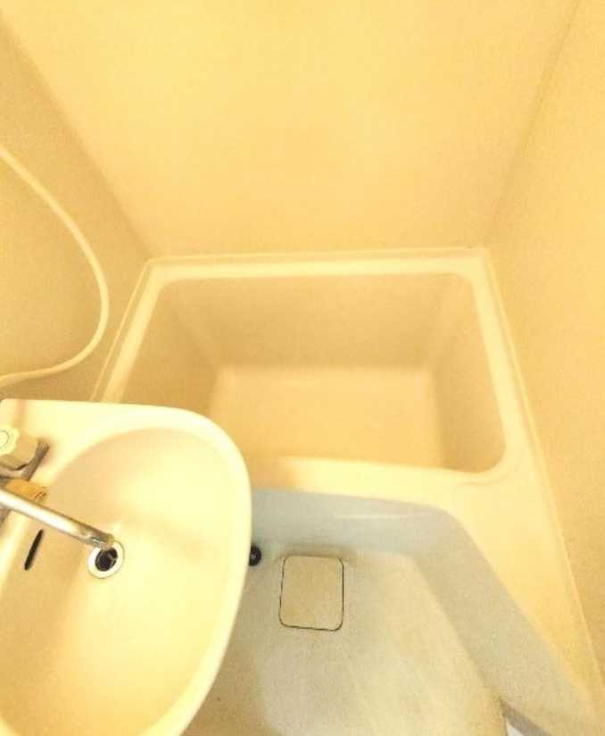 ティーケー野沢　敷金０　システムキッチン　角部屋の浴室