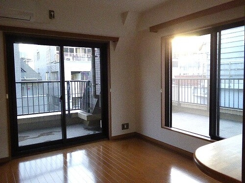 フェニックス麻布狸穴公園の居間・リビング|リビングダイニング　※前回募集時2023年1月の写真