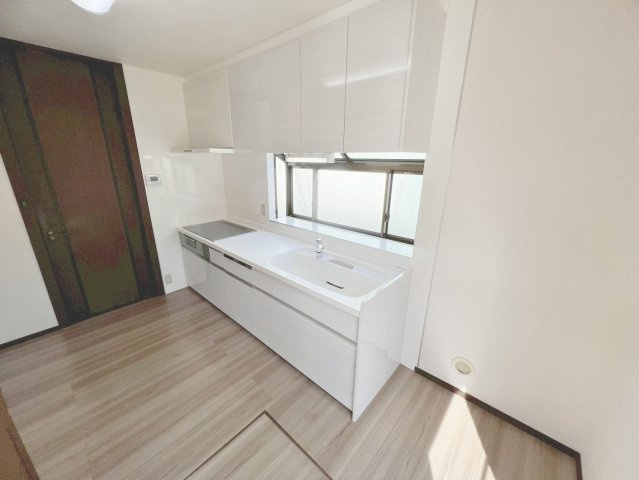 中古 戸建てのキッチン|リフォーム前（壁、壁紙）