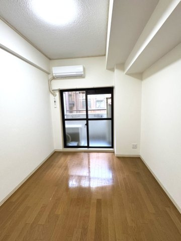 神戸市東灘区岡本１丁目のマンションの居間・リビング