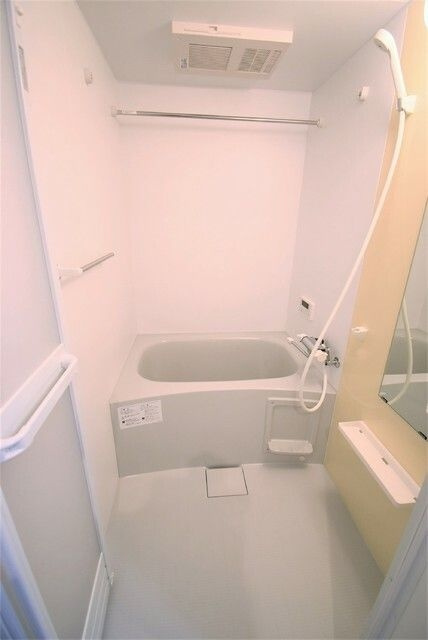 Ｃｈｅｒｉｍ高畑　Ｓｏｕｔｈの浴室