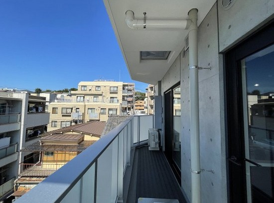 【バルコニー】