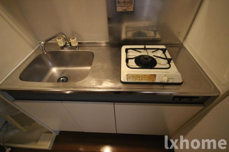 茨木ロイヤルのキッチン|コンパクトなキッチンで掃除もラクラク