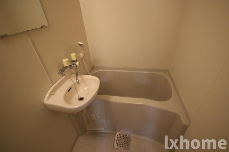 茨木ロイヤルの洗面所|使いやすい洗面所です