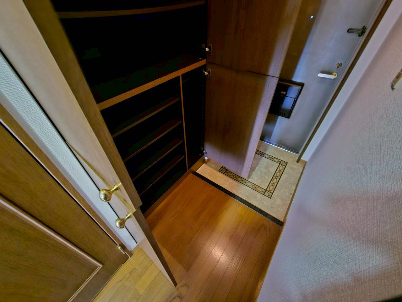 藤和シティホームズ六甲篠原の玄関