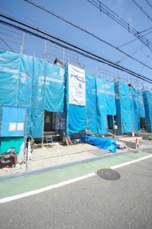 【外観】 | 【仲介手数料無料！！】日野市落川　新築戸建て（全6棟）4号棟　5580万円 | 令和８年４月１８日撮影　建築中