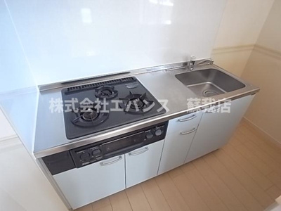 【キッチン】 | メルローズ蘇我 | コンパクトなキッチンで掃除もラクラク