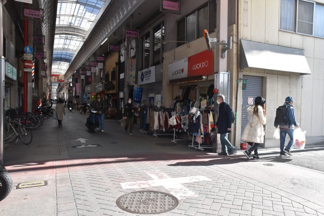三条商店街近く あなたの手で育てる、レトロ貸家の周辺|三条商店街からすぐです
