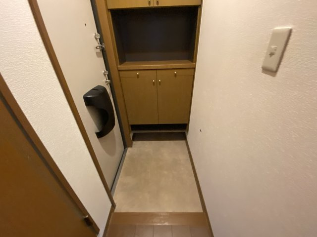 ファミール才の玄関