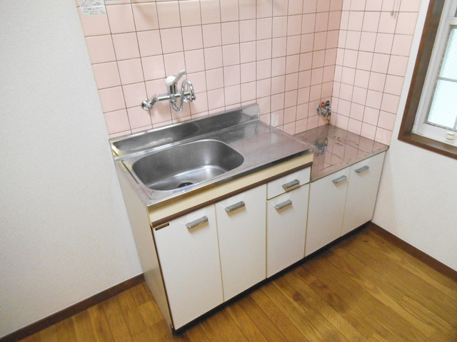 清和ハイツのキッチン|２口ガスコンロ設置可のキッチンです☆