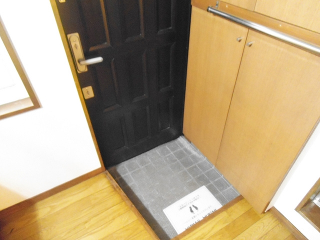 清和ハイツの玄関|ダブルロックの玄関です！