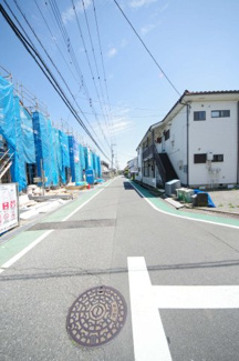 【前面道路含む現地写真】