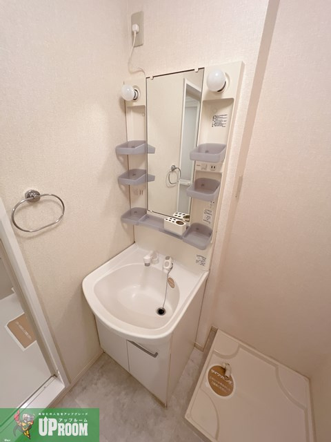 ファミール江川の洗面所