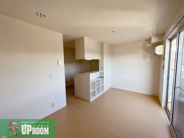 ファミール江川の居間・リビング