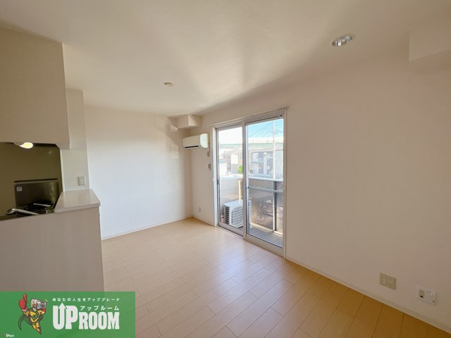 ファミール江川の居間・リビング